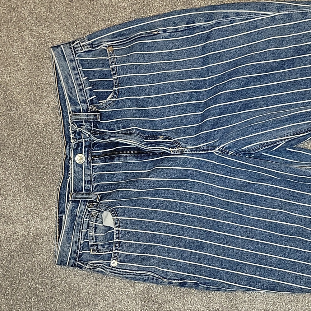 AE Regular Rise Mom Jean, 6 - Picture 2 of 7